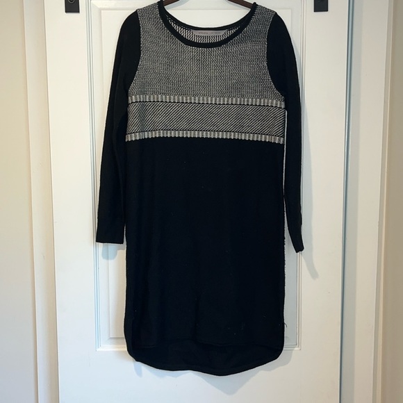 Athleta Dresses & Skirts - Athleta sweater dress, black and white